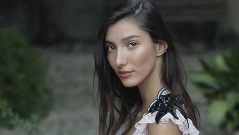 M­i­s­s­ ­T­u­r­k­e­y­ ­g­ü­z­e­l­i­ ­Ş­e­v­v­a­l­ ­Ş­a­h­i­n­ ­K­e­n­d­a­l­l­’­a­ ­r­a­k­i­p­